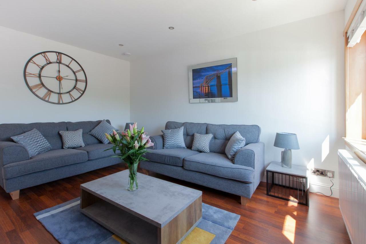 Leys Park Executive Apartments Dunfermline Eksteriør billede